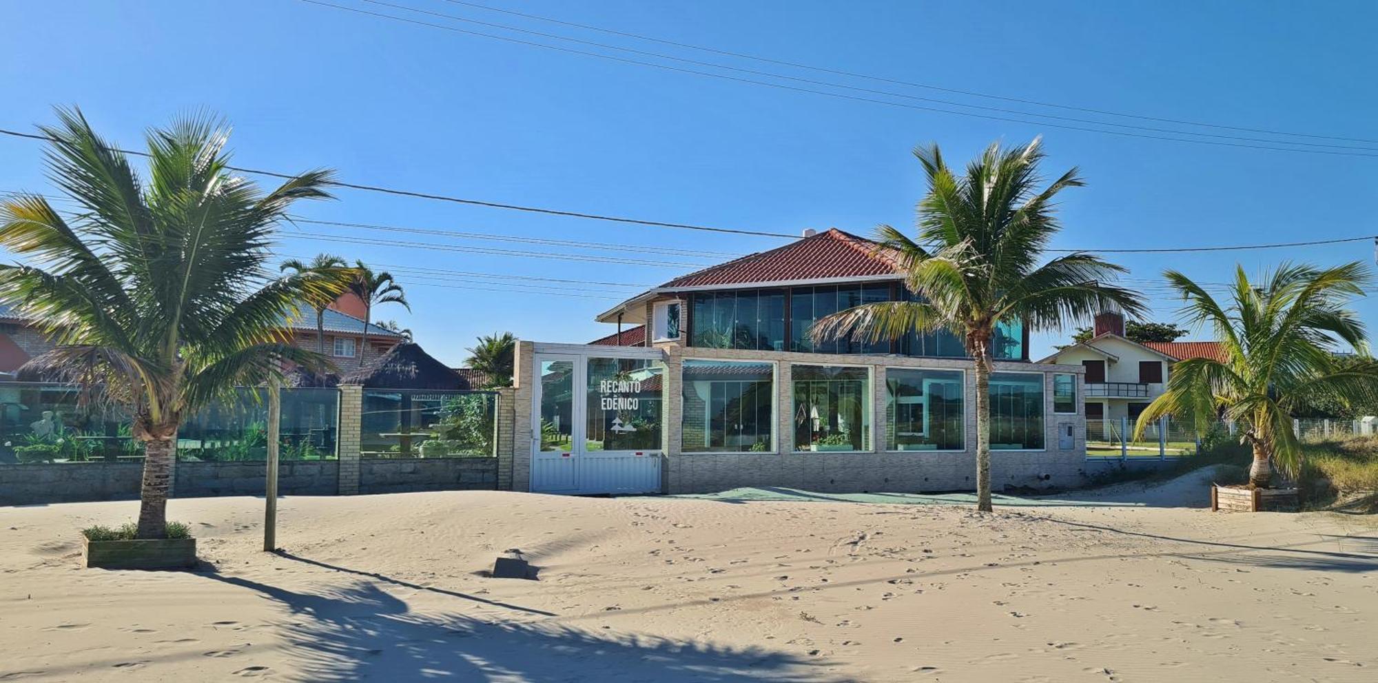 Pousada Recanto Edenico - A Beira Mar Da Praia Ponta Do Papagaio, Palhoca Sc Exterior foto